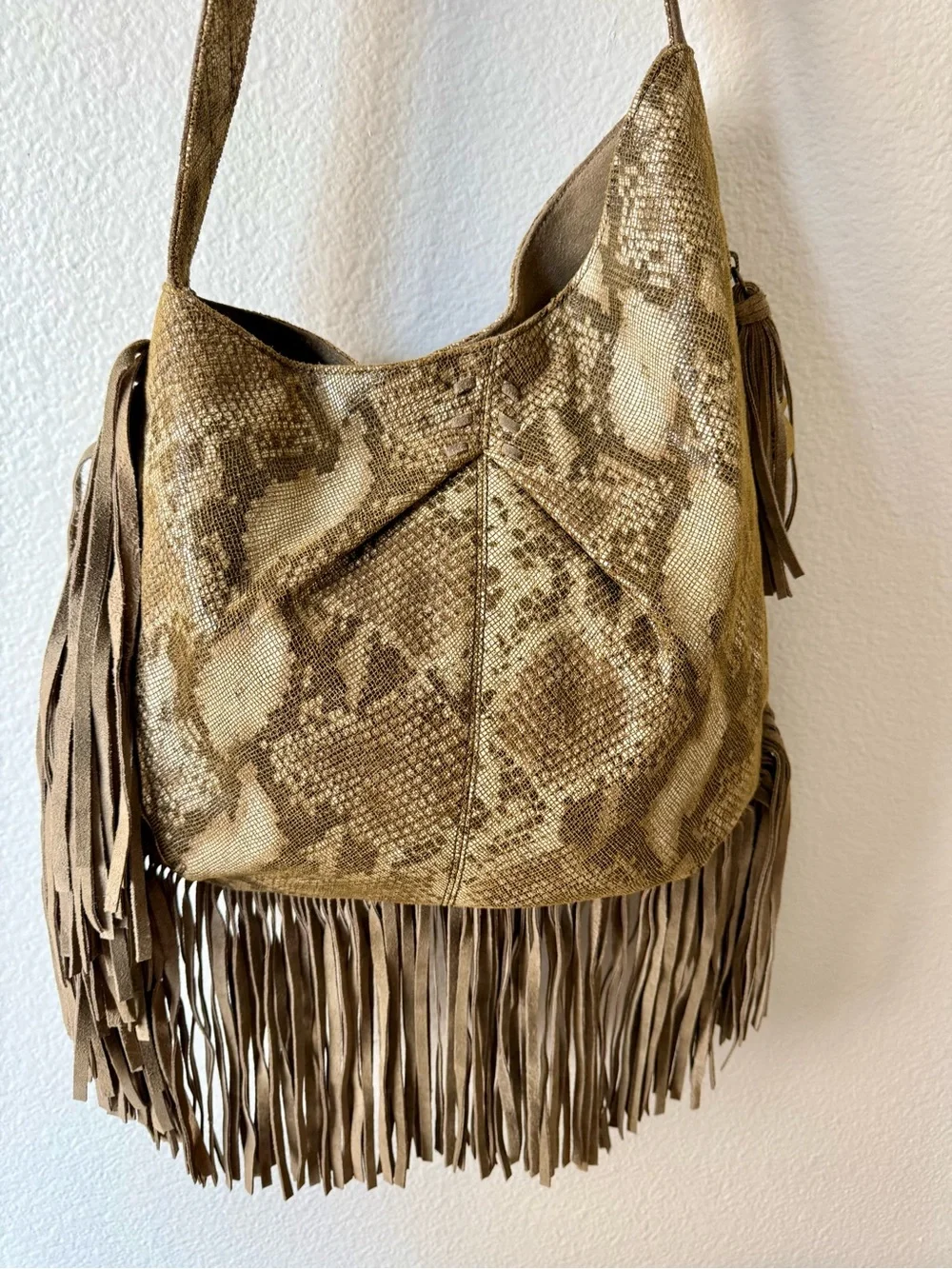 Muxo by Camila Alves Fringed Snake Print Crossbody Bag - Picture 7 of 7